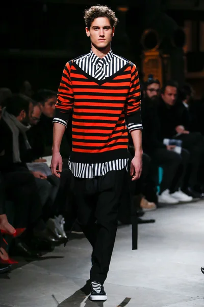 Look 13